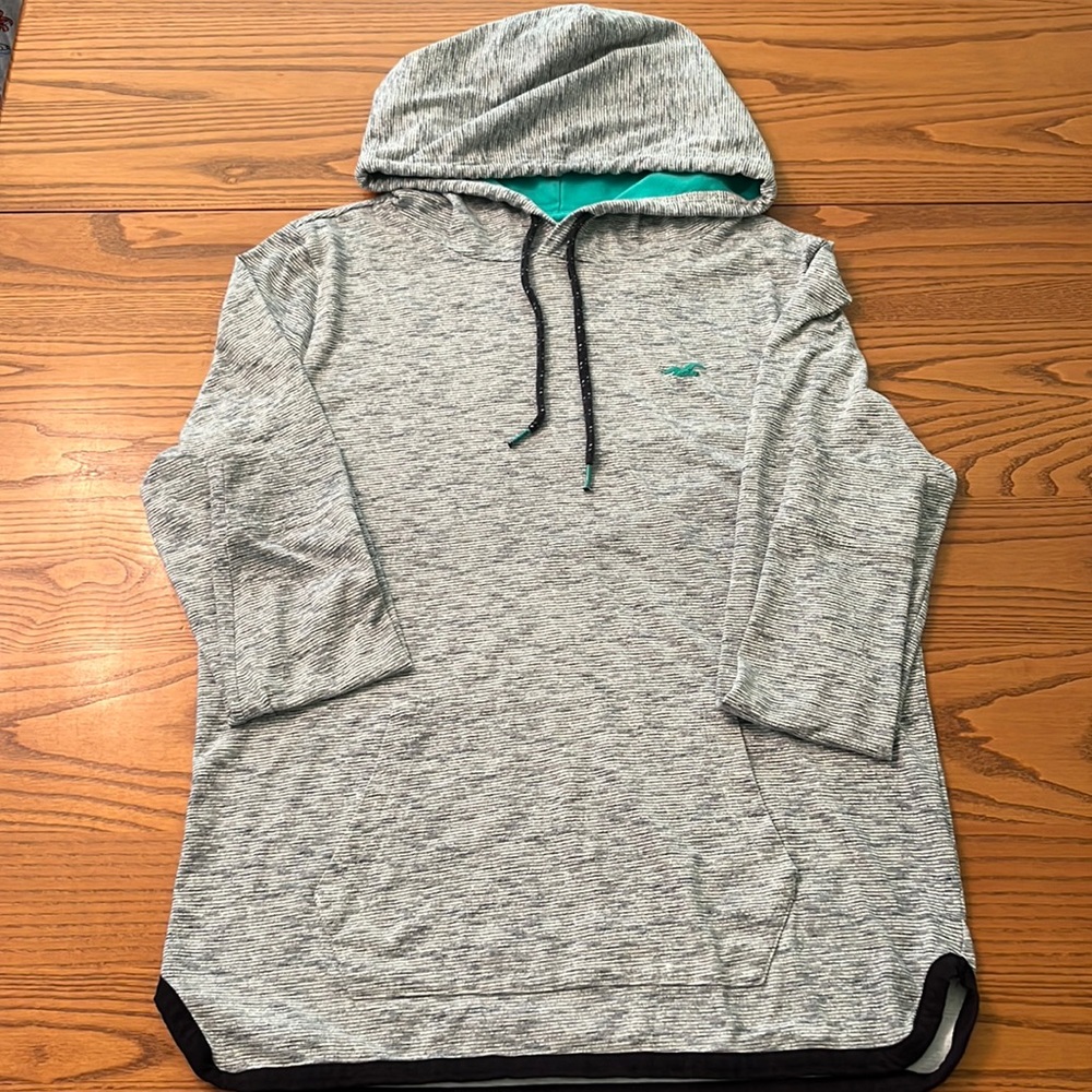 Hollister lightweight hooded pullover with pocket